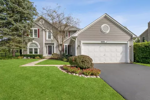 860 Saugatuck Trl, Vernon Hills, IL 60061