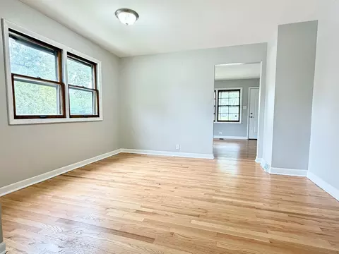 Living - 17963 Roy St, Lansing, IL 60438 photo 2 of 4