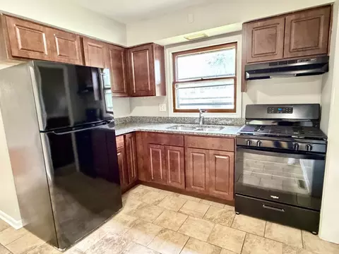 Kitchen - 17963 Roy St, Lansing, IL 60438 photo 1 of 2