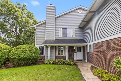 7615 Bristol Ct #B, Woodridge, IL 60517