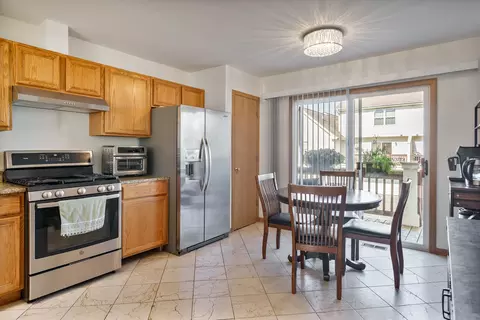 747 River Walk Dr, Wheeling, IL 60090 photo 9