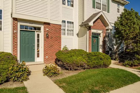 747 River Walk Dr, Wheeling, IL 60090 photo 36