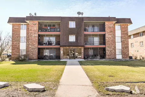 9114 W 140th St #201, Orland Park, IL 60462