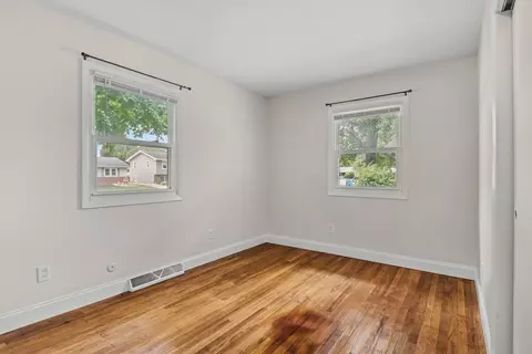 Bedroom - 2117 Keokuk Rd, Springfield, IL 62702 photo 2 of 3