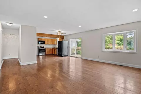 Living - 2117 Keokuk Rd, Springfield, IL 62702 photo 1 of 4