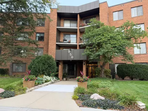 950 E Wilmette Rd #121, Palatine, IL 60074