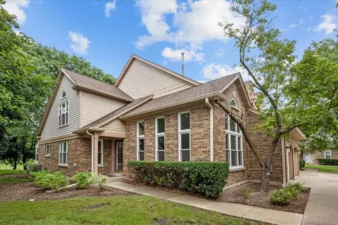 352 Satinwood Ct N, Buffalo Grove, IL 60089