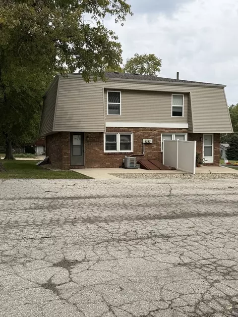 1503 Hovey Ave, Normal, IL 61761 photo 2