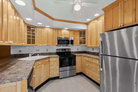 Kitchen - 722 Shepard Ct #-, Gurnee, IL 60031 photo 1 of 2