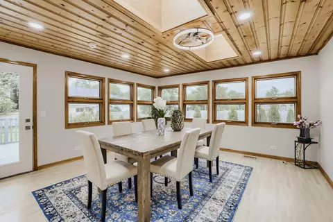 Dining - 1325 E Lake Ave, Glenview, IL 60025 photo 2 of 2