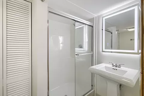 Bath - 1325 E Lake Ave, Glenview, IL 60025 photo 7 of 7