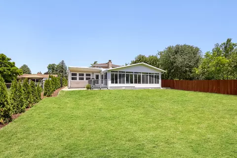 Exterior - 1325 E Lake Ave, Glenview, IL 60025 photo 5 of 6