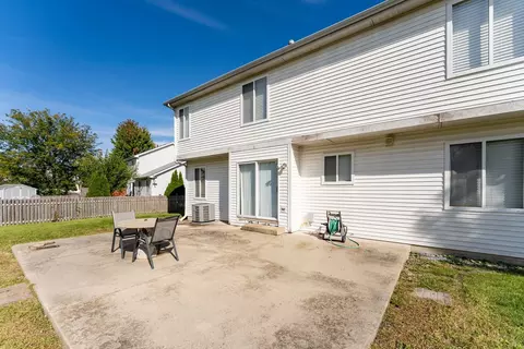 Exterior - 2519 River Bend Ln, Plainfield, IL 60586 photo 3 of 4