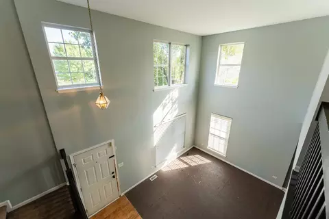 Living - 2519 River Bend Ln, Plainfield, IL 60586 photo 1 of 7