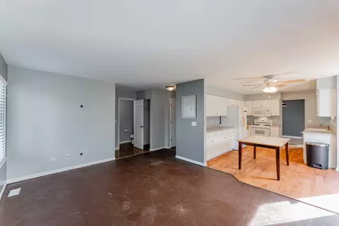 Living - 2519 River Bend Ln, Plainfield, IL 60586 photo 7 of 7