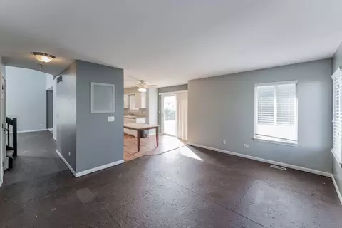 Living - 2519 River Bend Ln, Plainfield, IL 60586 photo 6 of 7