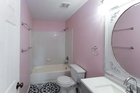 Bath - 2519 River Bend Ln, Plainfield, IL 60586 photo 3 of 3