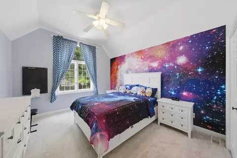 Bedroom - 2523 Forest Ct, Lindenhurst, IL 60046 photo 4 of 6