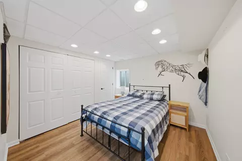 Bedroom - 2523 Forest Ct, Lindenhurst, IL 60046 photo 6 of 6