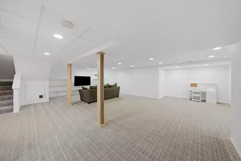Living - 2523 Forest Ct, Lindenhurst, IL 60046 photo 2 of 2