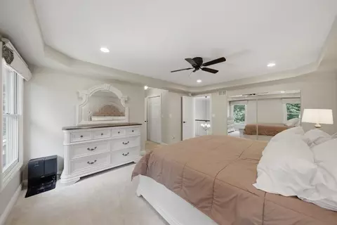 Bedroom - 2523 Forest Ct, Lindenhurst, IL 60046 photo 2 of 6