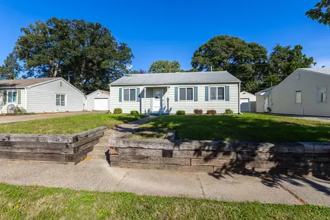 Exterior - 3721 13th Ave, Moline, IL 61265 photo 2 of 3