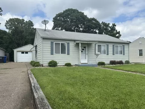 Exterior - 3721 13th Ave, Moline, IL 61265 photo 2 of 3