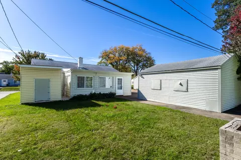 Exterior - 3721 13th Ave, Moline, IL 61265 photo 3 of 3