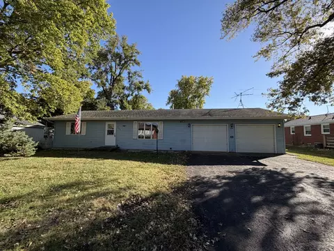 Exterior - 209 W North St, Mclean, IL 61754 photo 5 of 9