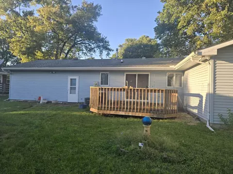 Exterior - 209 W North St, Mclean, IL 61754 photo 2 of 9