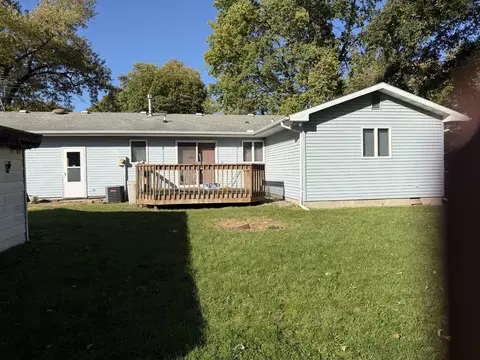 Exterior - 209 W North St, Mclean, IL 61754 photo 4 of 9