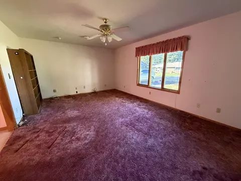 Living - 209 W North St, Mclean, IL 61754 photo 2 of 3