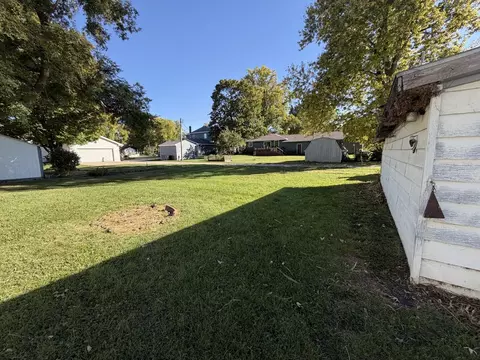 Exterior - 209 W North St, Mclean, IL 61754 photo 9 of 9
