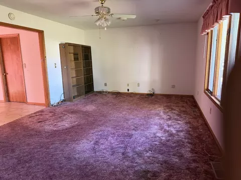 Living - 209 W North St, Mclean, IL 61754 photo 1 of 3