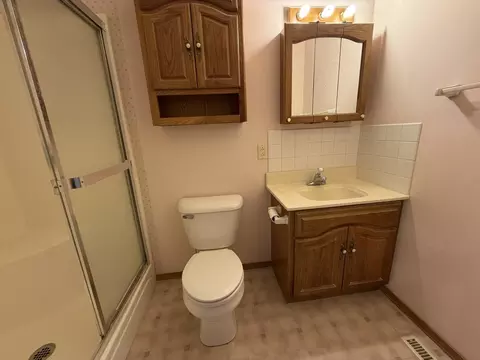 Bath - 209 W North St, Mclean, IL 61754 photo 3 of 3