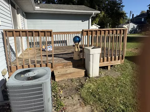 Exterior - 209 W North St, Mclean, IL 61754 photo 6 of 9