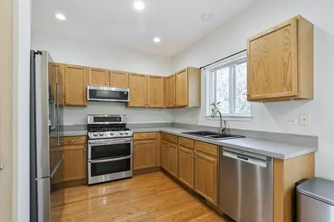 Kitchen - 183 Switchgrass Dr, Round Lake, IL 60073 photo 1 of 1