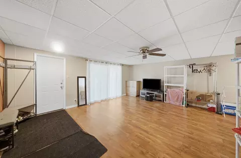 Living - 8300 Long Ave, Burbank, IL 60459 photo 5 of 5