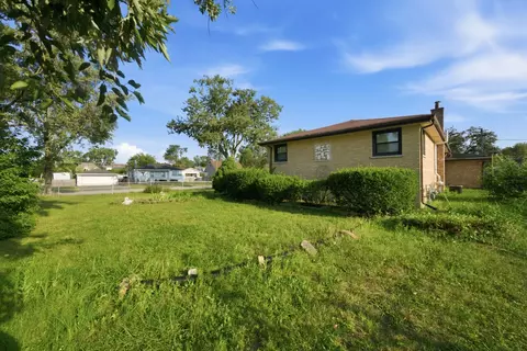 Exterior - 8300 Long Ave, Burbank, IL 60459 photo 3 of 7