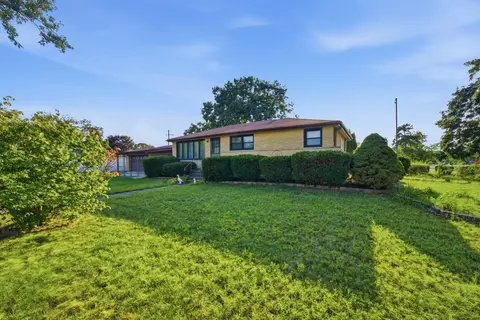 Exterior - 8300 Long Ave, Burbank, IL 60459 photo 5 of 7