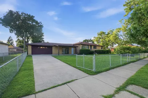 Exterior - 8300 Long Ave, Burbank, IL 60459 photo 2 of 7