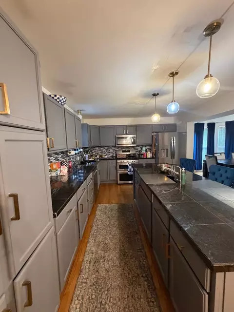 Kitchen - 1902 Chestnut Grove Dr, Plainfield, IL 60586 photo 4 of 5
