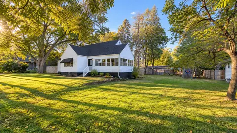 1414 Yale Ave, Zion, IL 60099