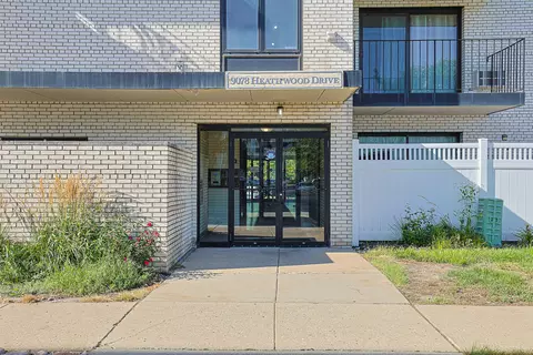 9078 Heathwood Dr #2B, Niles, IL 60714