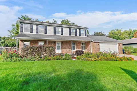 5 Cari Ct, Dekalb, IL 60115