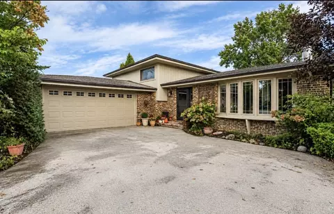 8740 W 99th St, Palos Hills, IL 60465