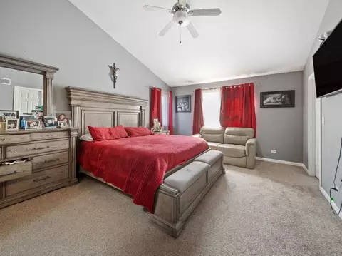 Bedroom - 1766 Newbridge Cir, Elgin, IL 60123 photo 2 of 7
