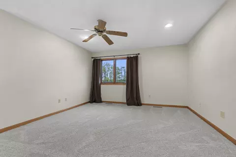 Bedroom - 14949 Saunders Rd, Pecatonica, IL 61063 photo 6 of 8