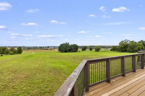 Exterior - 14949 Saunders Rd, Pecatonica, IL 61063 photo 10 of 15