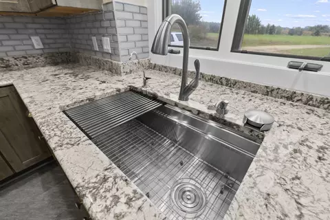 Kitchen - 14949 Saunders Rd, Pecatonica, IL 61063 photo 3 of 10